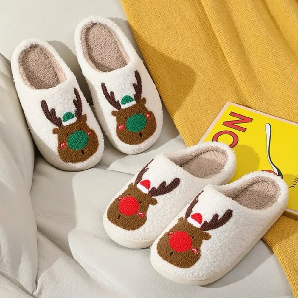Reindeer fuzzy slipper